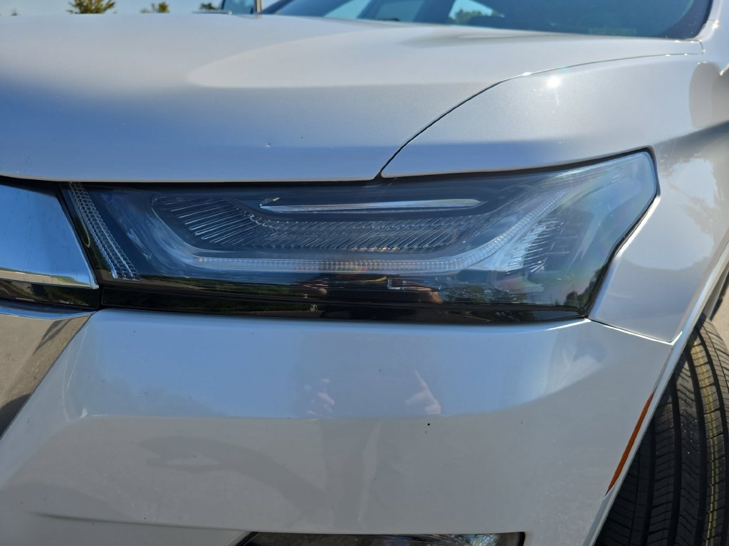 Used 2023 Beige Chevrolet Premier image 36