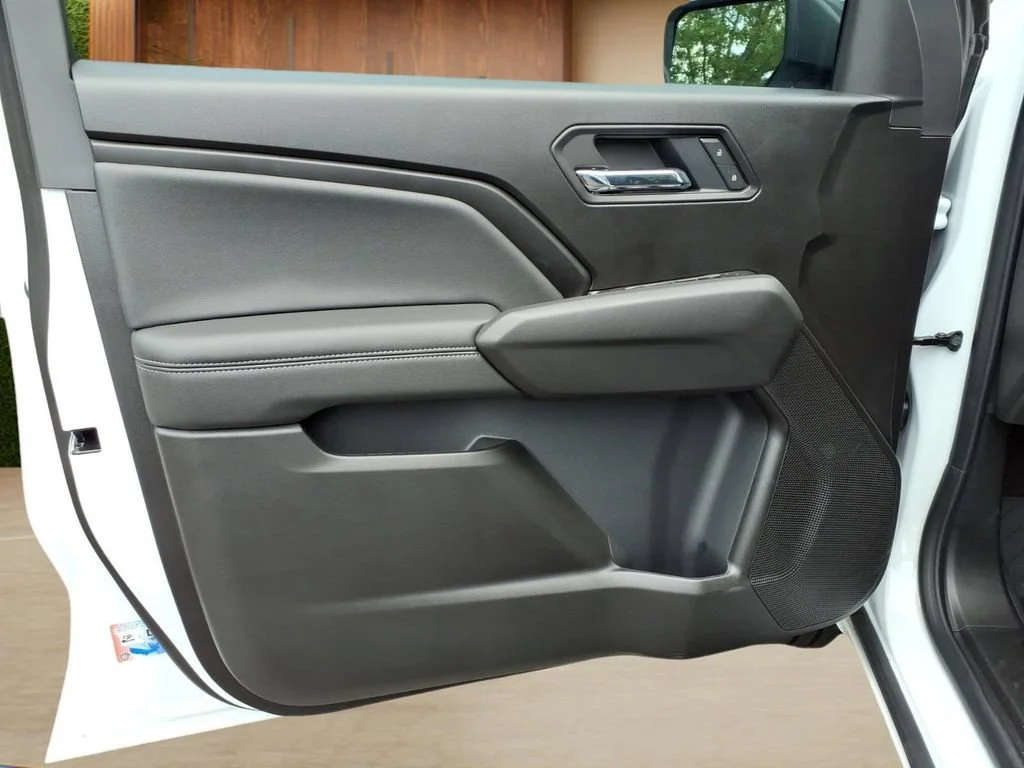 New 2026 Summit White Chevrolet LT image 18