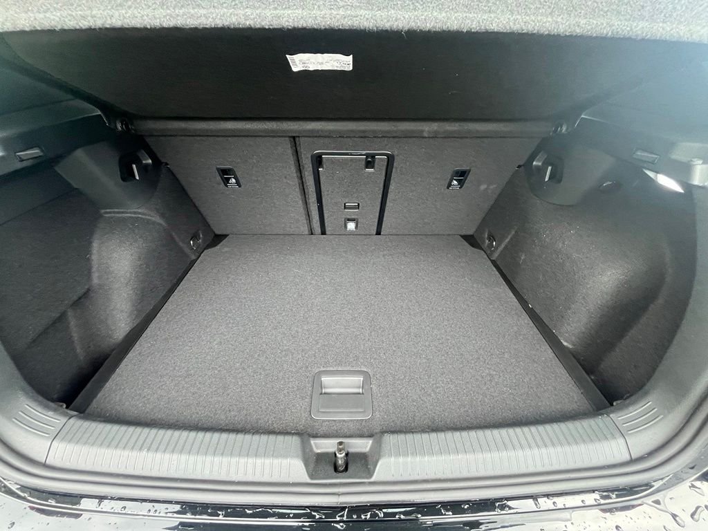 Certified Used 2025 Black Volkswagen Autobahn image 28