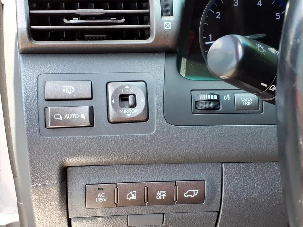 Used 2008  Lexus 570 image 16