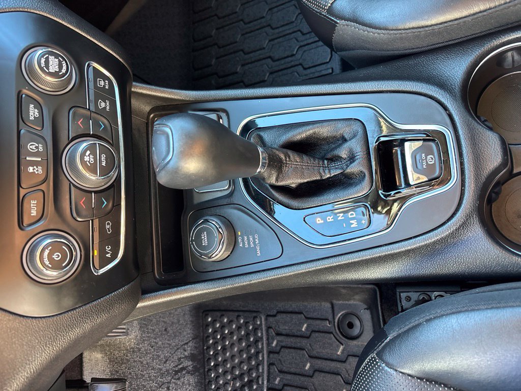 Used 2019 White Jeep Limited image 15