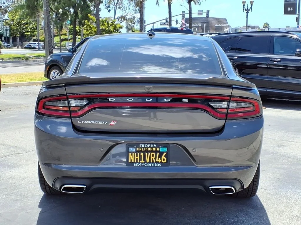Used 2022 Gray Dodge SXT image 5
