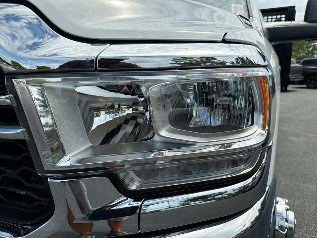 New 2024 Bright White Clear-Coat Exterior Paint RAM Tradesman image 10