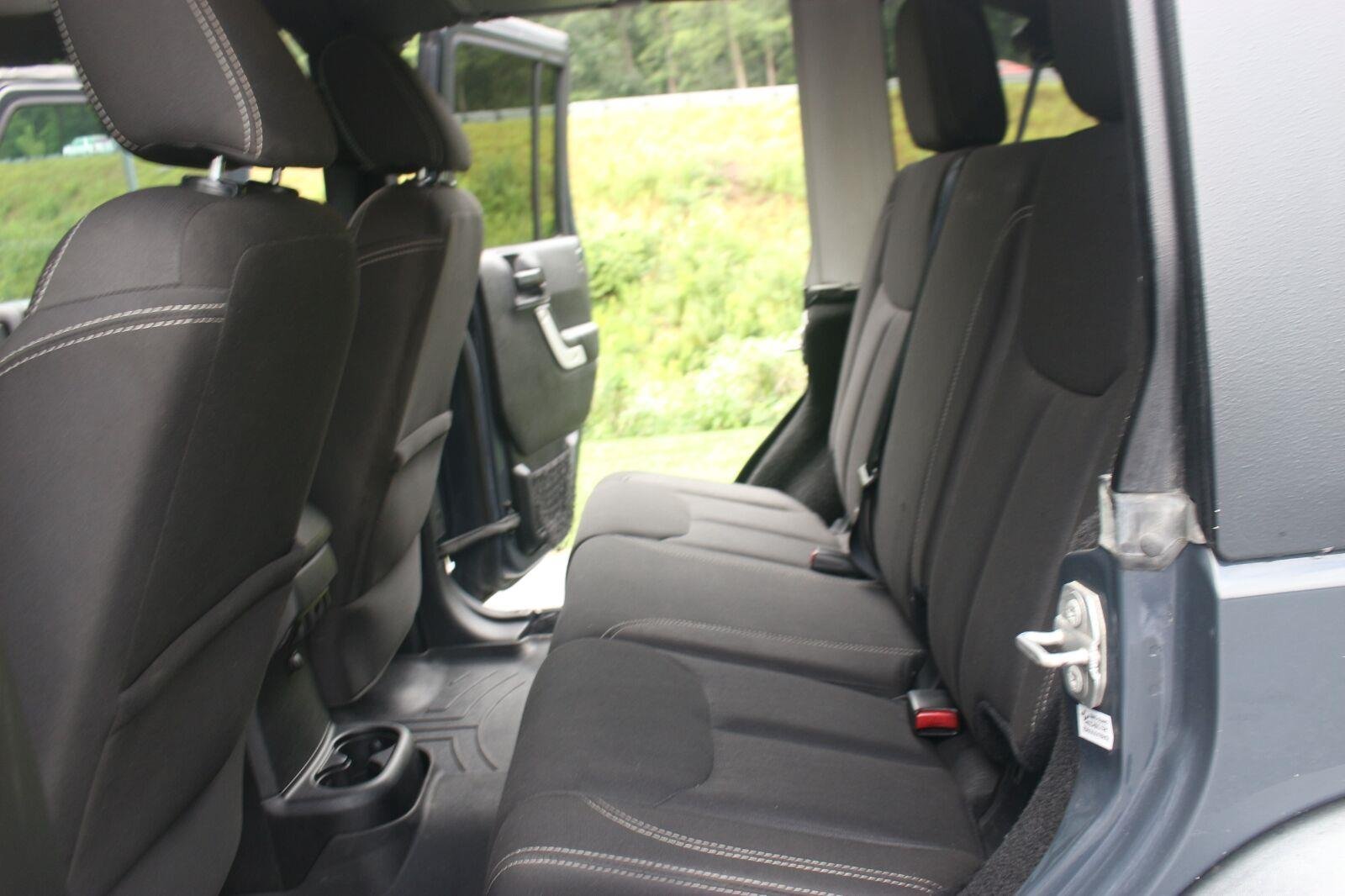 Used 2016 Black Jeep Rubicon image 30