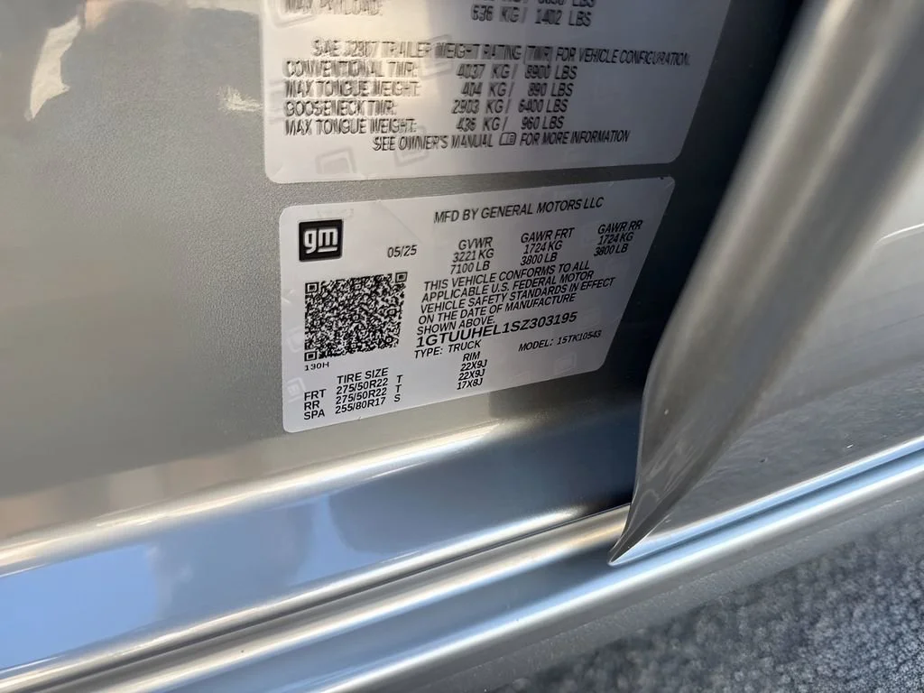 Used 2025 Sterling Metallic GMC Denali Ultimate image 31