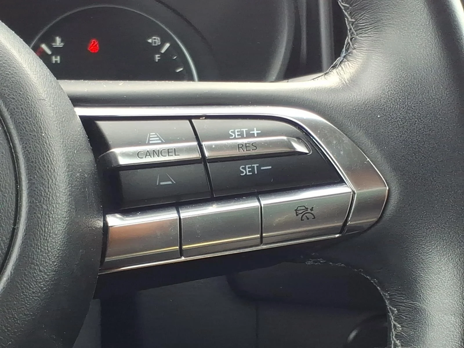 Used 2025 Wind Chill Pearl Mazda 2.5 S Preferred Package image 27