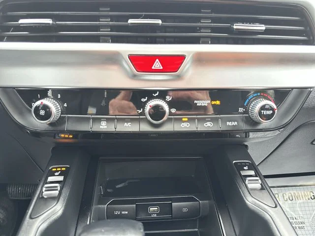 Used 2021 Black Kia S image 19