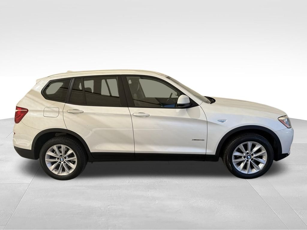 Used 2016 White Metallic BMW xDrive28i image 3