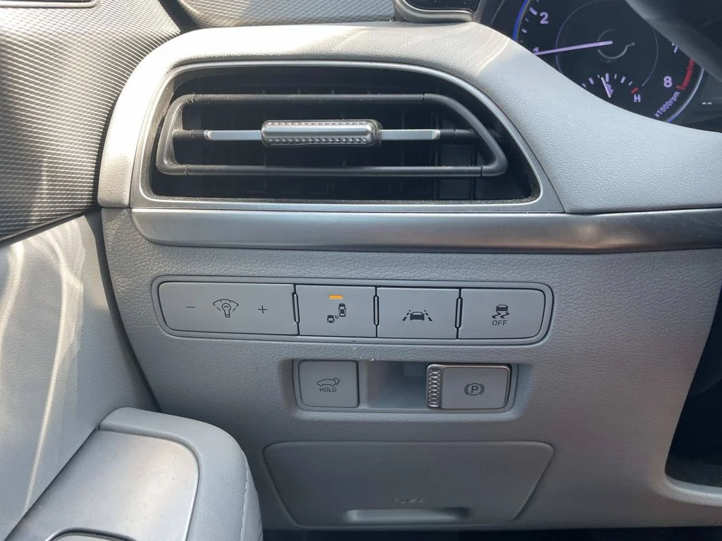 Used 2020 Gray Hyundai SEL image 27