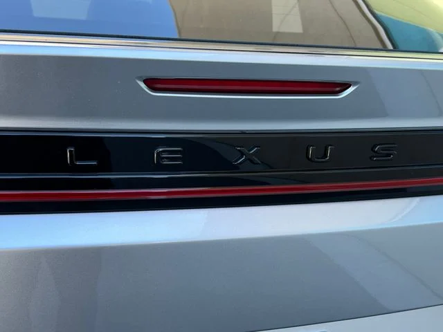 New 2026 Iridium Lexus PREMIUM image 16