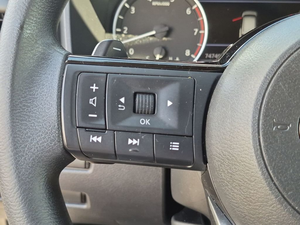 Used 2022 Gray Nissan SV image 20