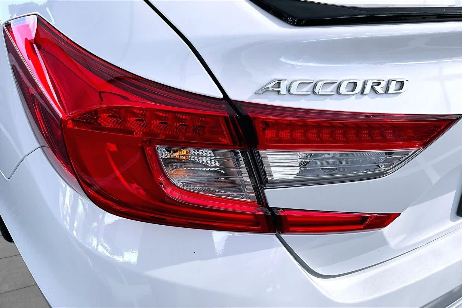 Used 2021 Platinum White Pearl Honda Sport image 29