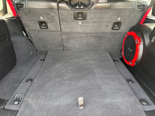 Used 2022 White Jeep Unlimited Sahara Altitude image 10