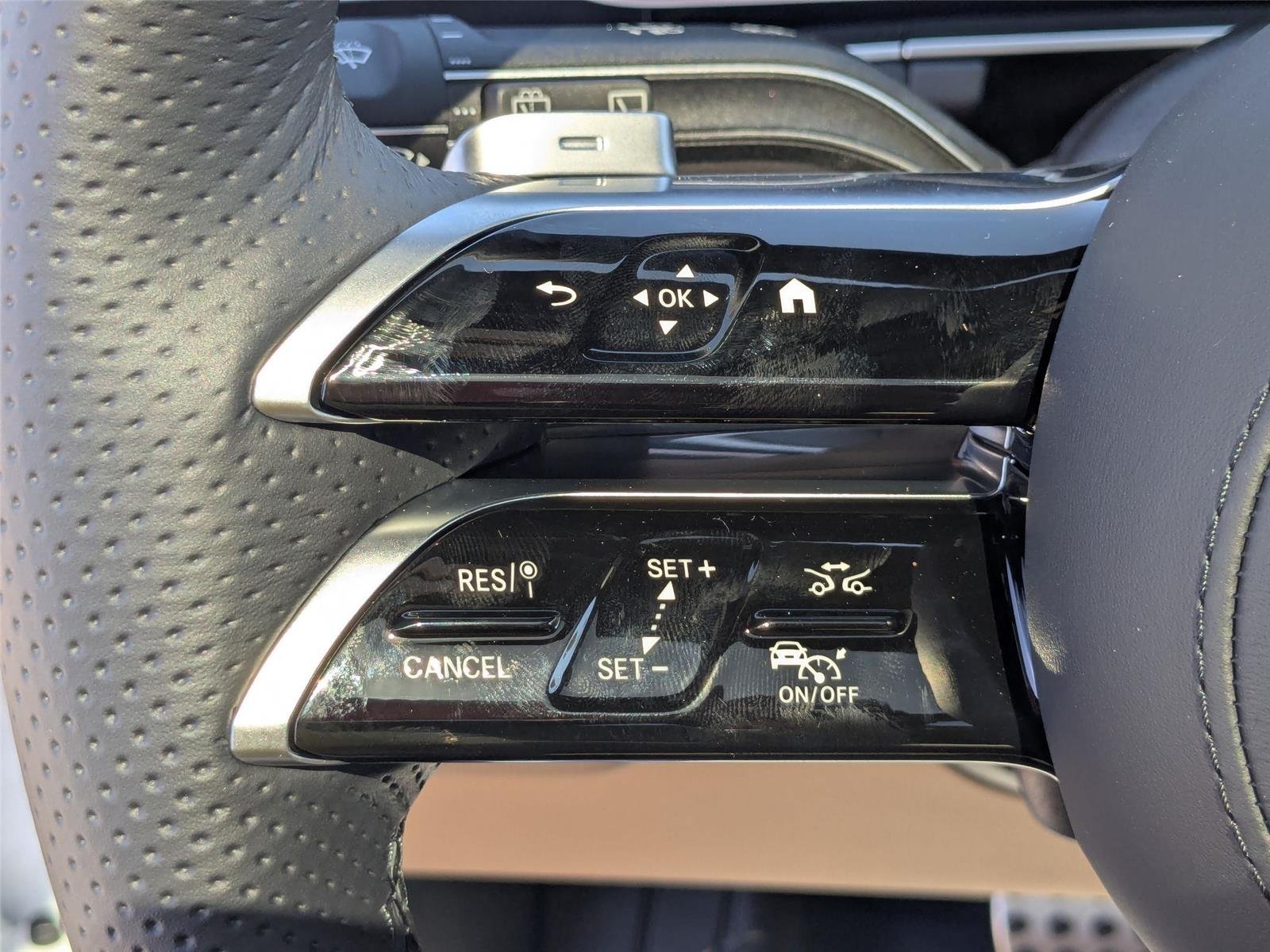 New 2026 Polar White Mercedes-Benz GLS 450 image 19