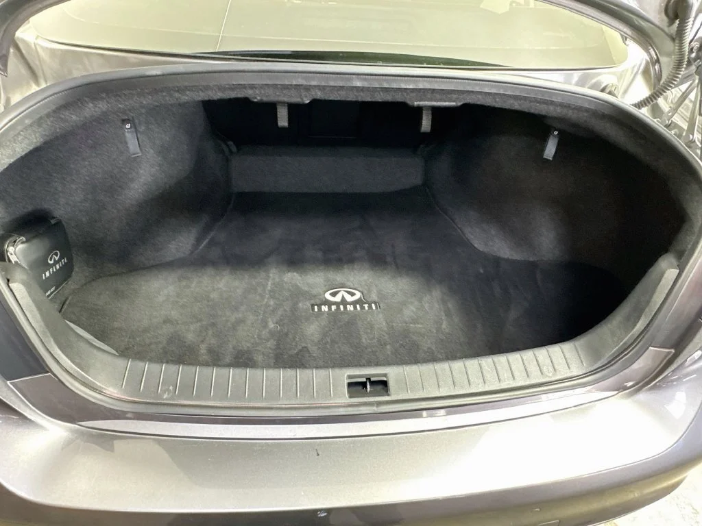 Certified Used 2023 Gray INFINITI LUXE image 34