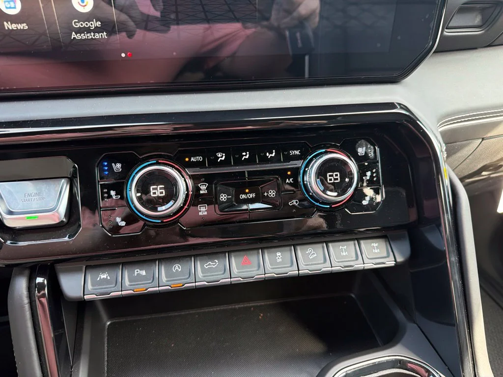 New 2026 Sterling Metallic GMC AT4X image 21