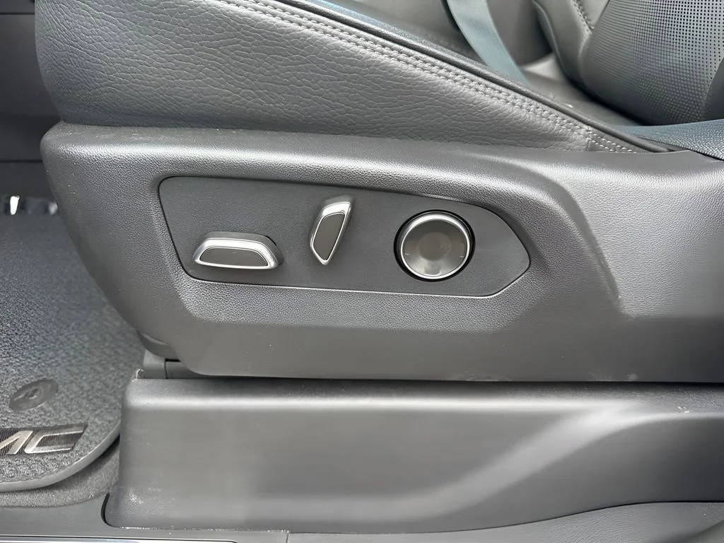 Used 2026 Sterling Metallic GMC Denali image 11
