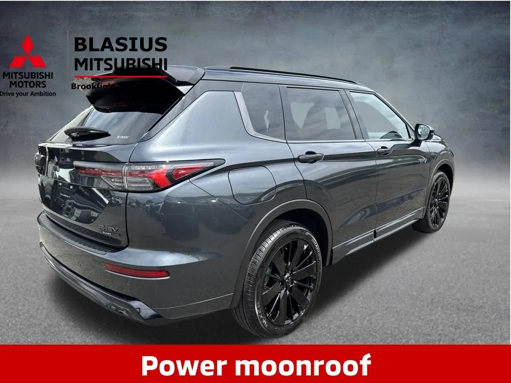 New 2026 Gray Mitsubishi SEL image 9