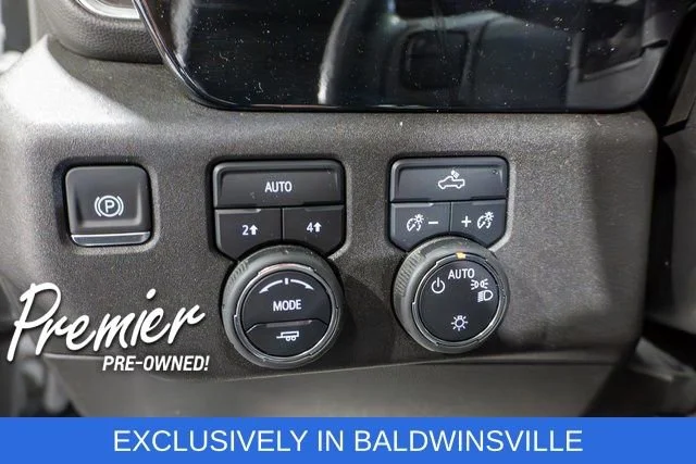 Used 2025 Summit White Chevrolet LT image 18