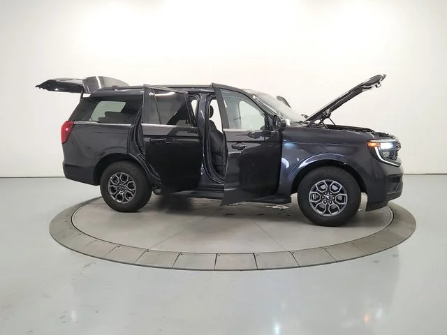 Used 2025 Gray Ford Active image 17