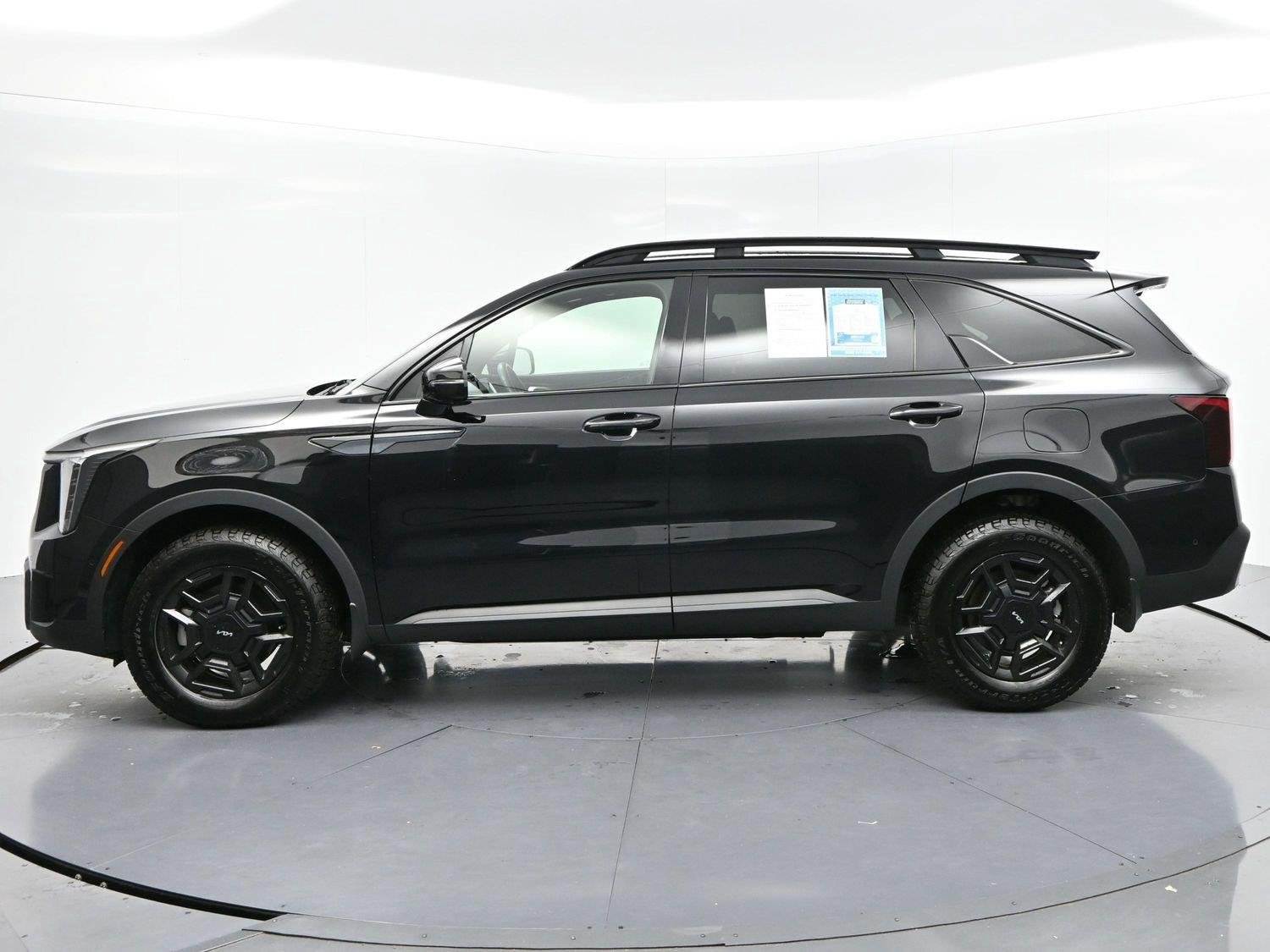 Used 2024 Ebony Black Kia X-Pro SX Prestige image 4
