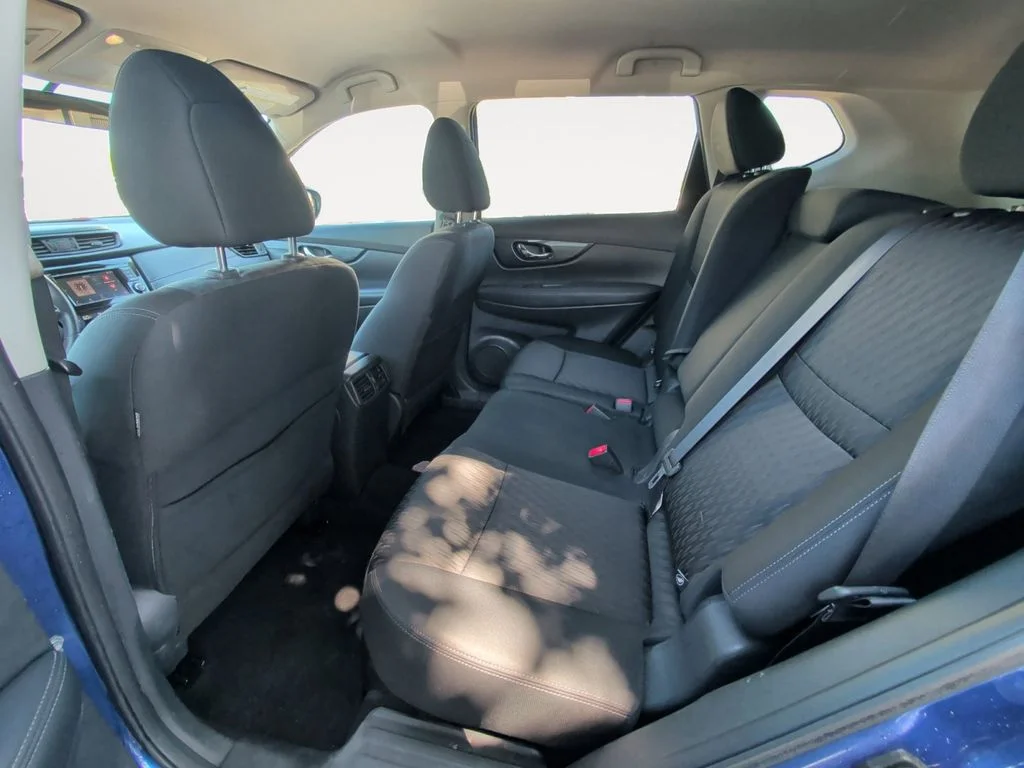 Used 2018 Blue Nissan SV image 11