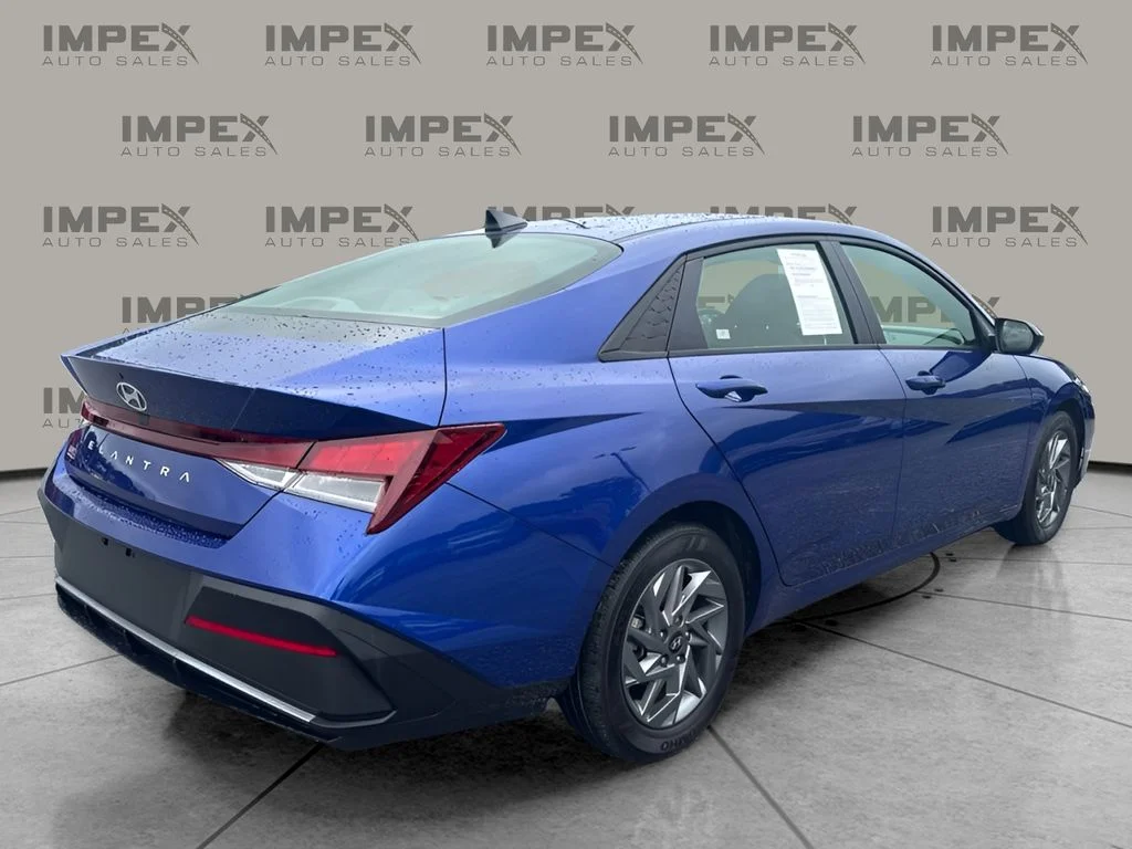 Used 2024 Blue Hyundai SEL image 3