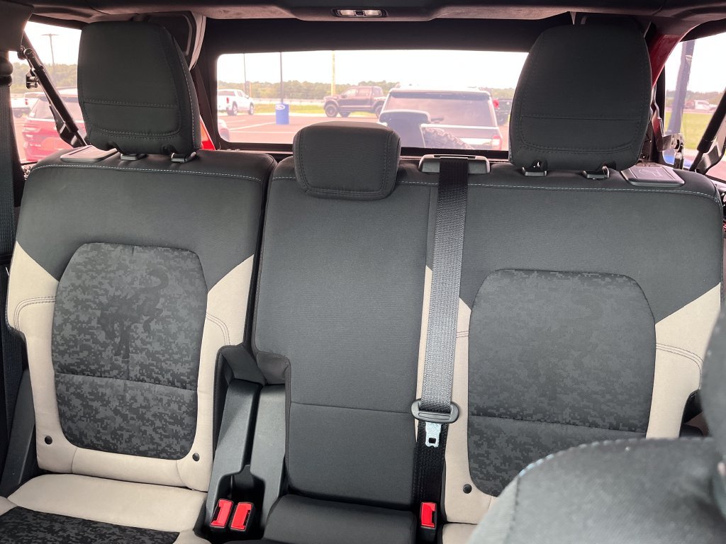 Used 2023 Red Ford Wildtrak image 13