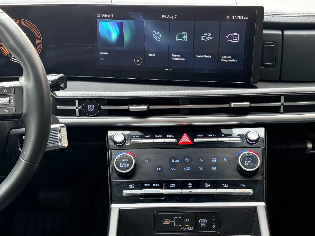 Used 2025 Rockwood Green Hyundai SEL image 19