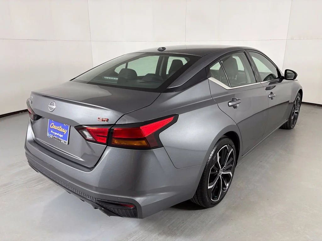 Used 2024 Gray Nissan 2.5 SR image 8