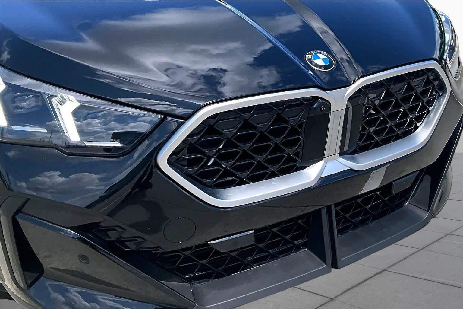 Used 2026 Black Sapphire Metallic BMW xDrive28i image 28