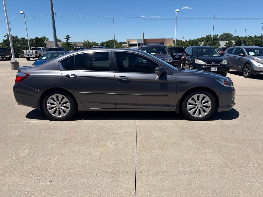 Used 2014 Gray Honda EX-L image 4