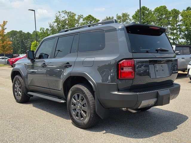 Used 2025  Toyota Base image 3