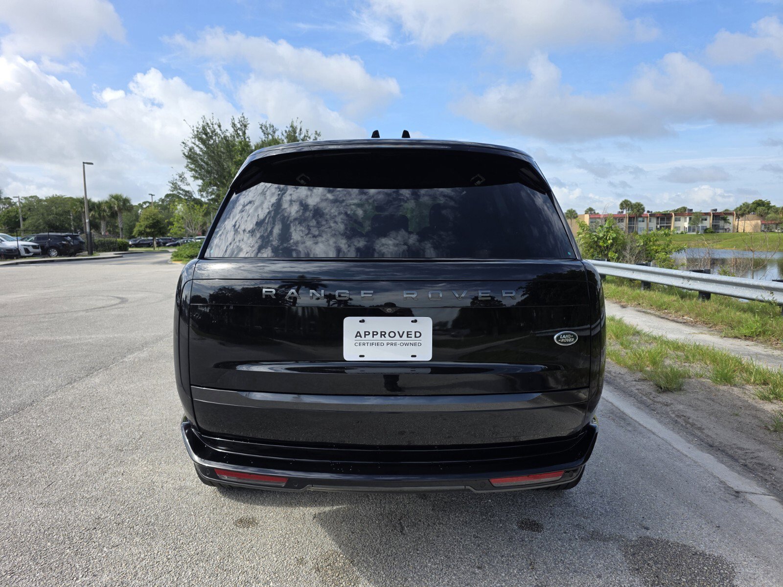 Certified Used 2023 Santorini Black Metallic Land Rover SE image 6