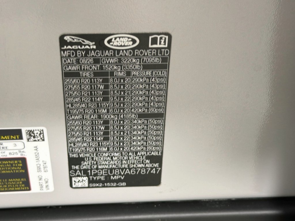 New 2027 Borasco Grey Land Rover  SE P360 image 34