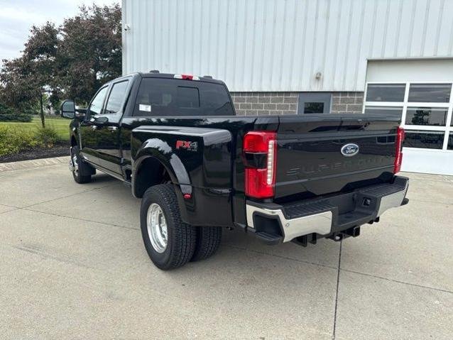 New 2026 Agate Black Metallic Ford Lariat image 40