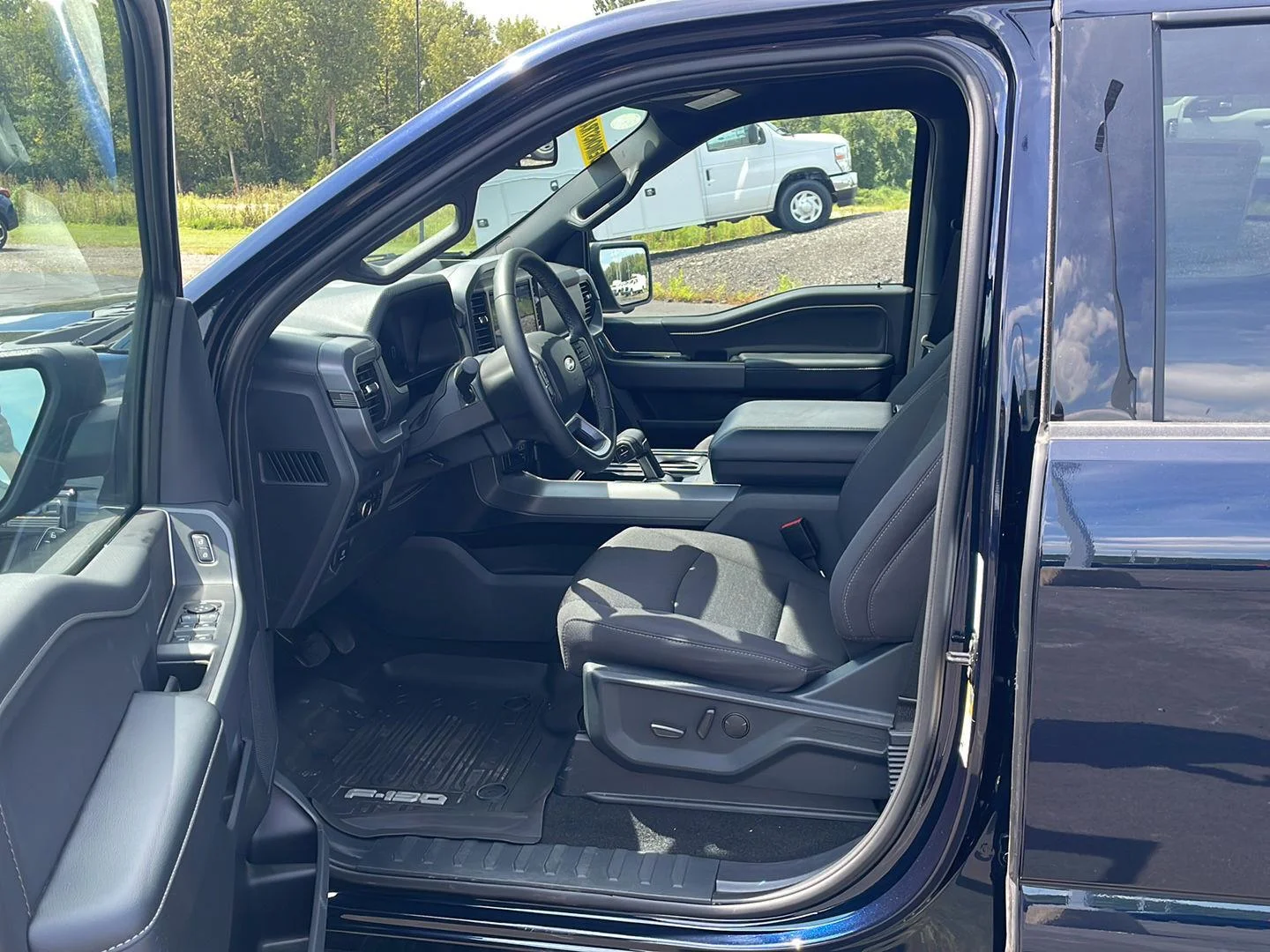 New 2026 Antimatter Blue Metallic Ford XLT image 6