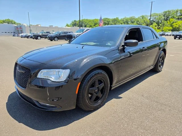 2015 Chrysler 300 Limited - Photo 3