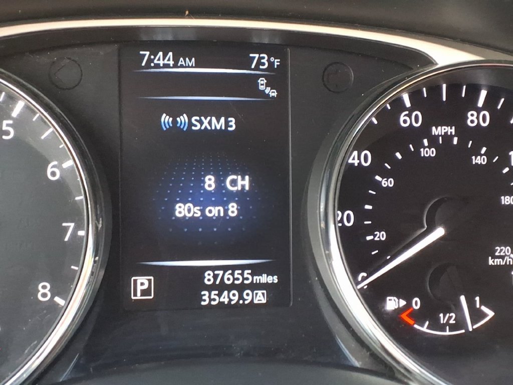 Used 2016 Cayenne Red Nissan SV image 23