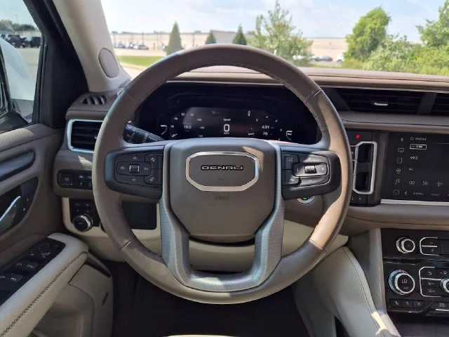 Used 2023 White GMC Denali image 21