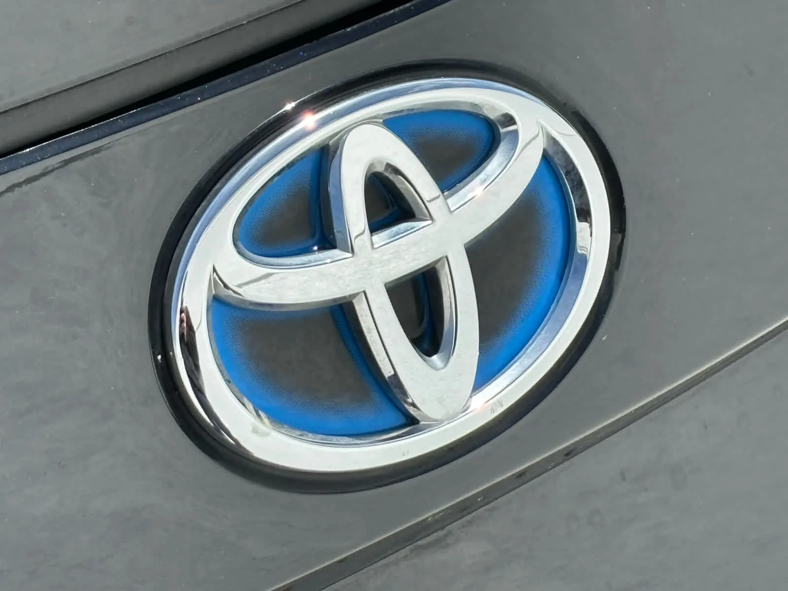 Used 2024  Toyota Hybrid LE image 7
