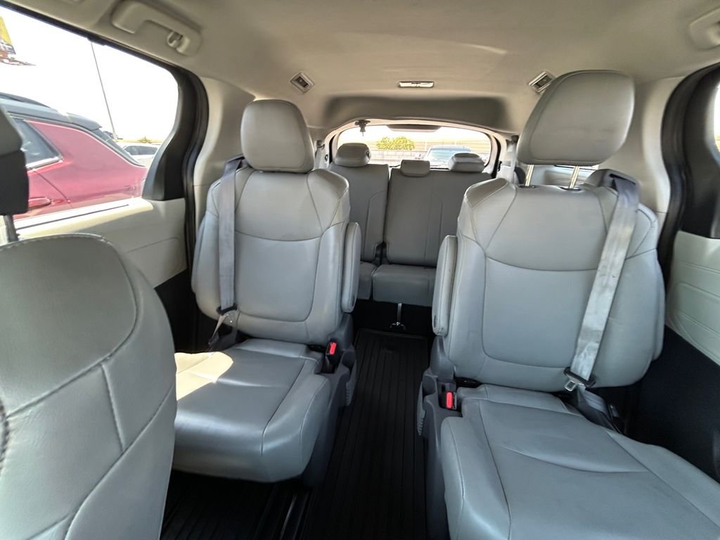 Used 2021 Gray Toyota XLE image 19
