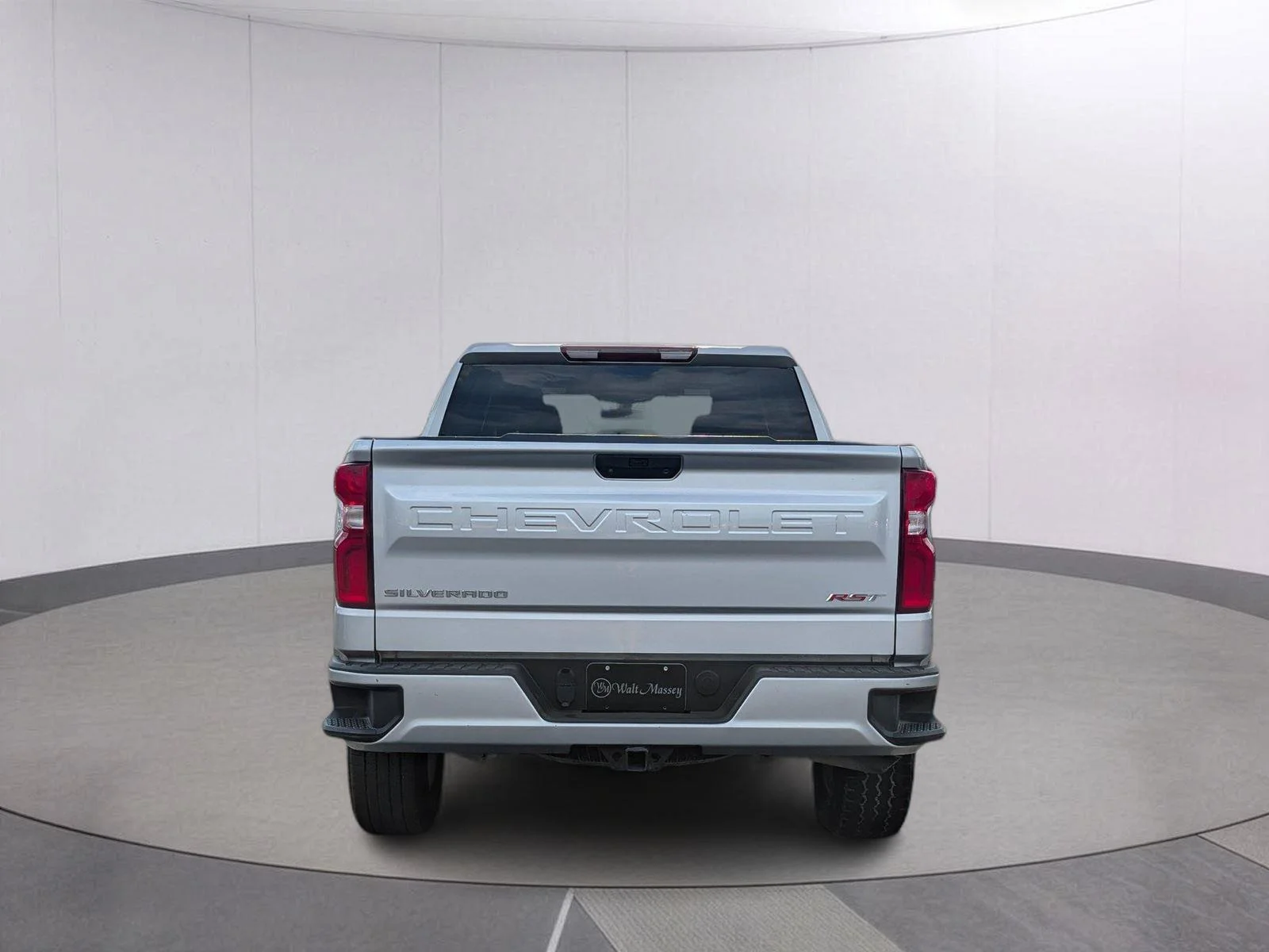 Used 2021 Silver Ice Metallic Chevrolet RST image 4