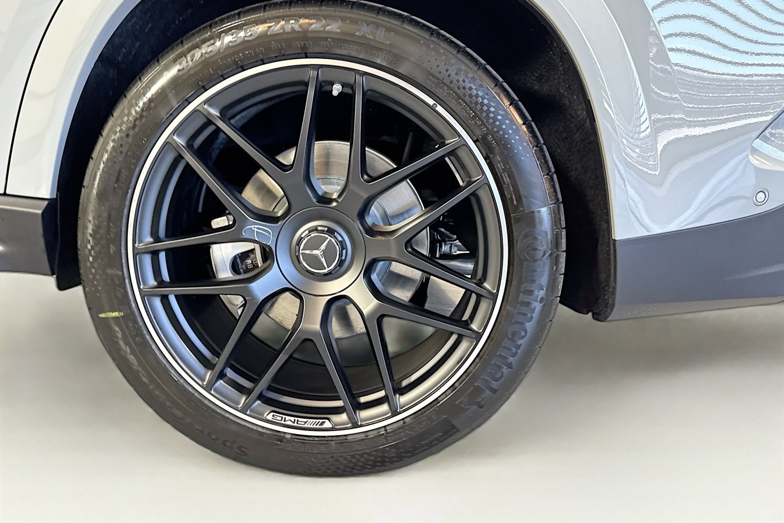New 2026 MANUFAKTUR Alpine Grey Mercedes-Benz AMG® GLE 53 image 29