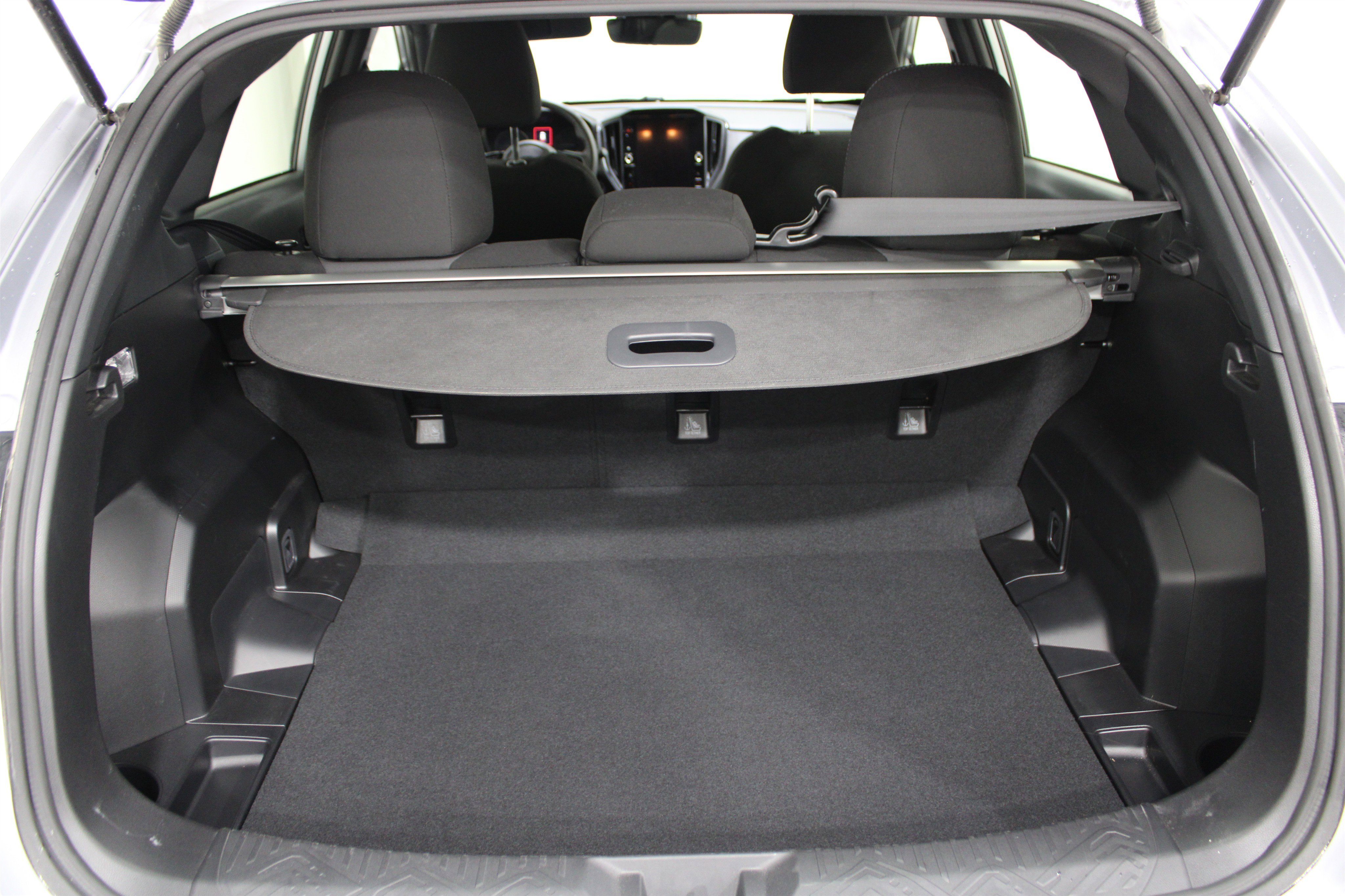 Used 2025 Ice Silver Metallic Subaru RS image 21