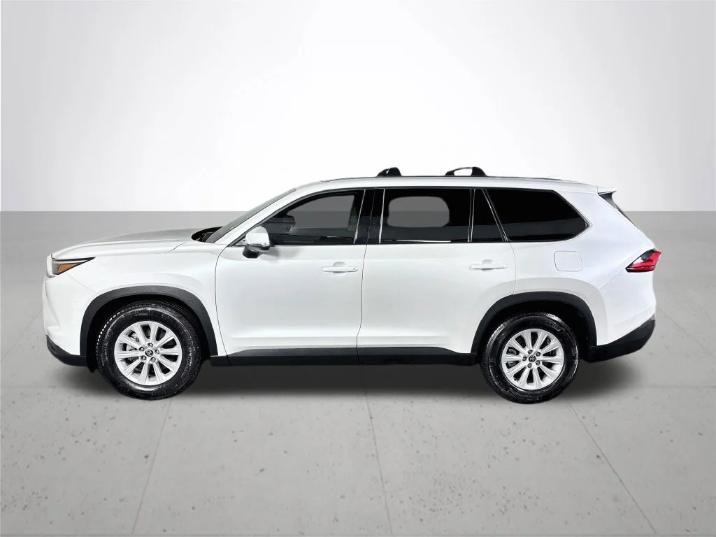 Used 2024 Beige Toyota XLE image 9