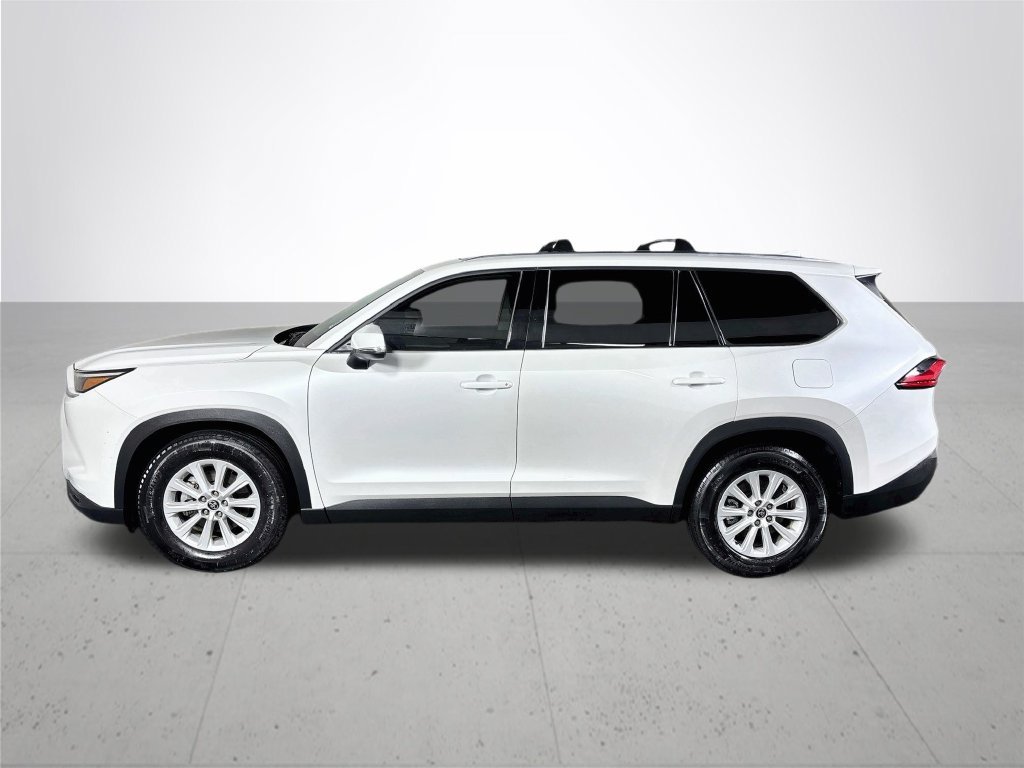 Used 2024 Pearl Toyota XLE image 9