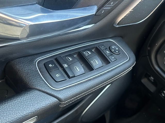 Used 2023 White Ram Laramie image 17