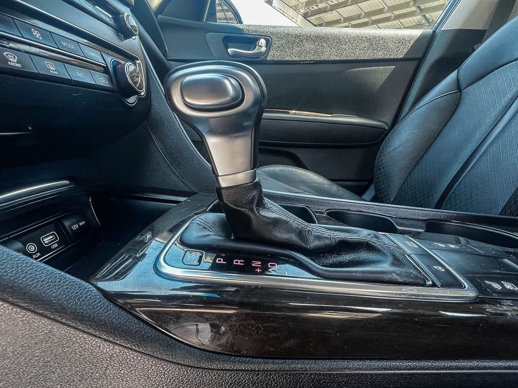 Used 2016 Blue Kia EX image 18