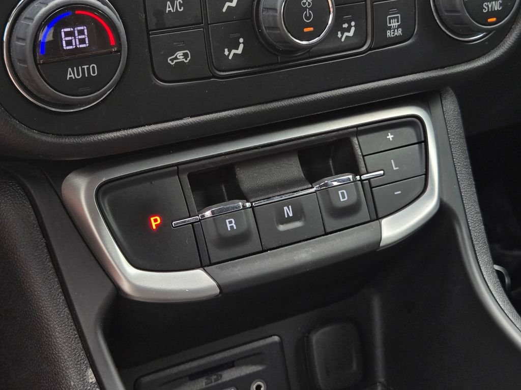 Used 2024 Summit White GMC SLT image 35